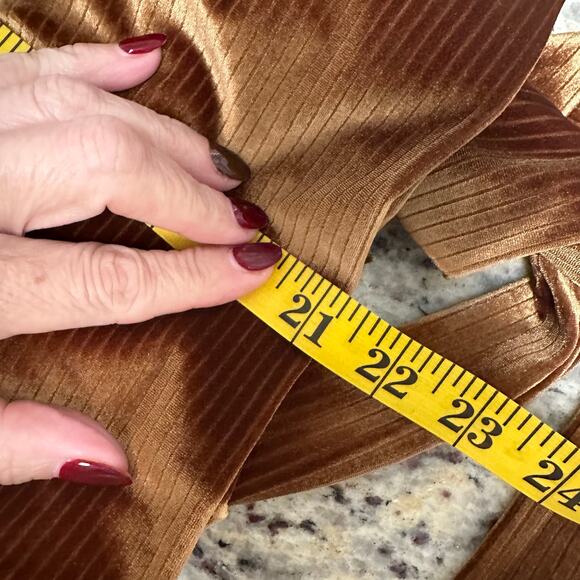 Good American Dolman Copper Brown Velour Shirt, Size Medium - Picture 9 of 9